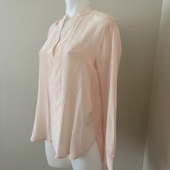 (NWT) Banana Republic Women’s Silk Pink Blouse, XS (Petite) - Picture 7 of 16